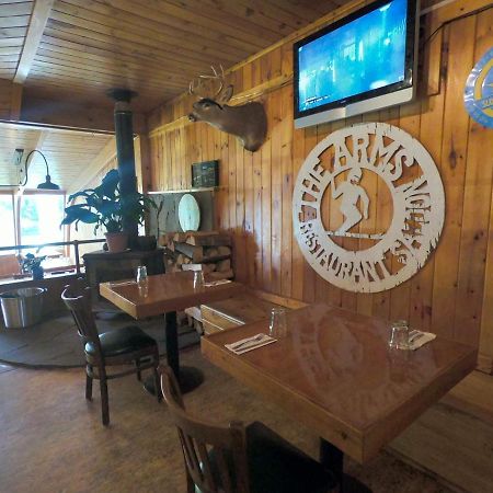 Pine Hill Arms Hotel Dış mekan fotoğraf